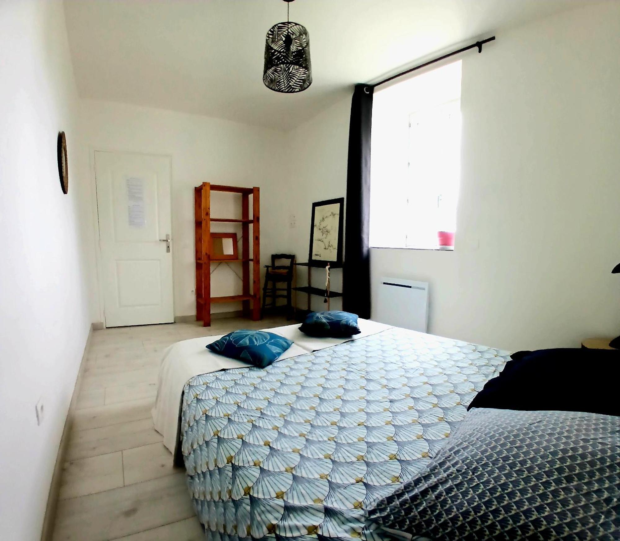 Manoir De Kerozet - - 3 Chiens Homestay Plouider